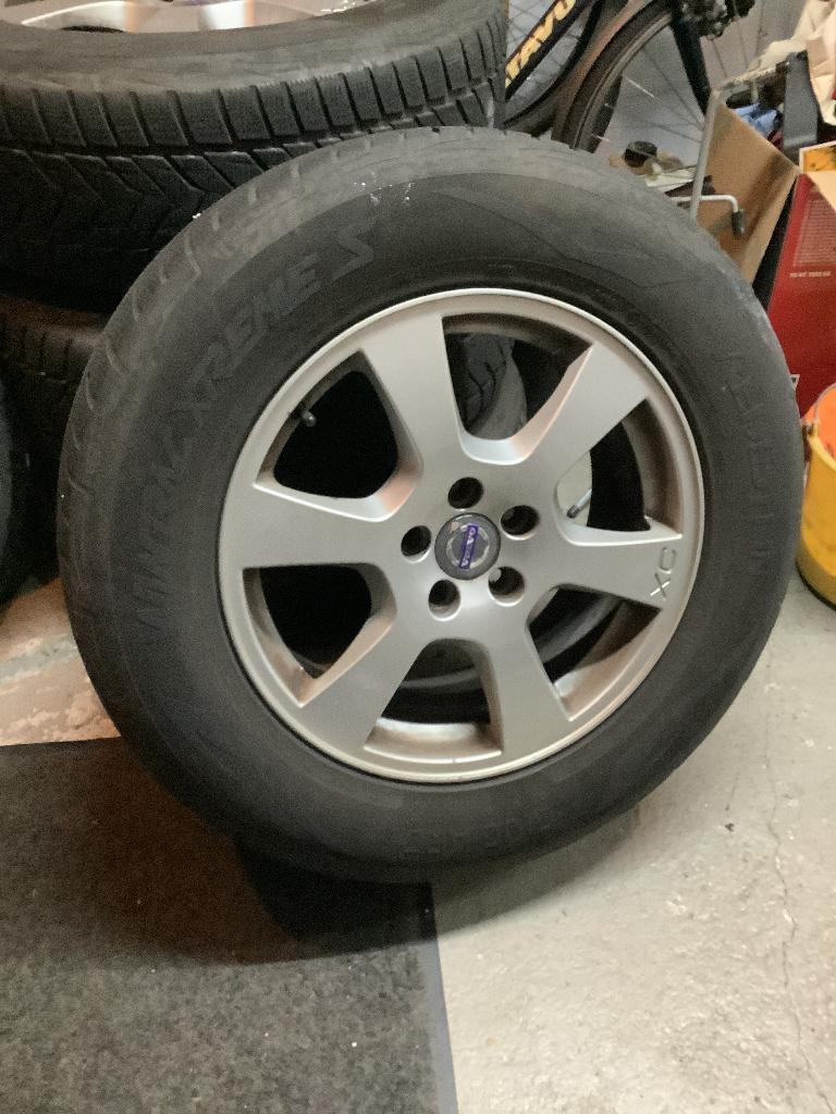 Vredestein winterbanden op Volvo velgen, Ophalen, Gebruikt