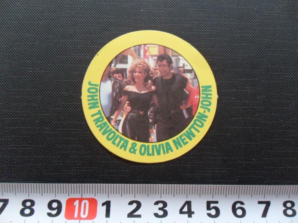 sticker 302 grease john travolta & olivia newton-john, Verzamelen, Ophalen, Zo goed als nieuw