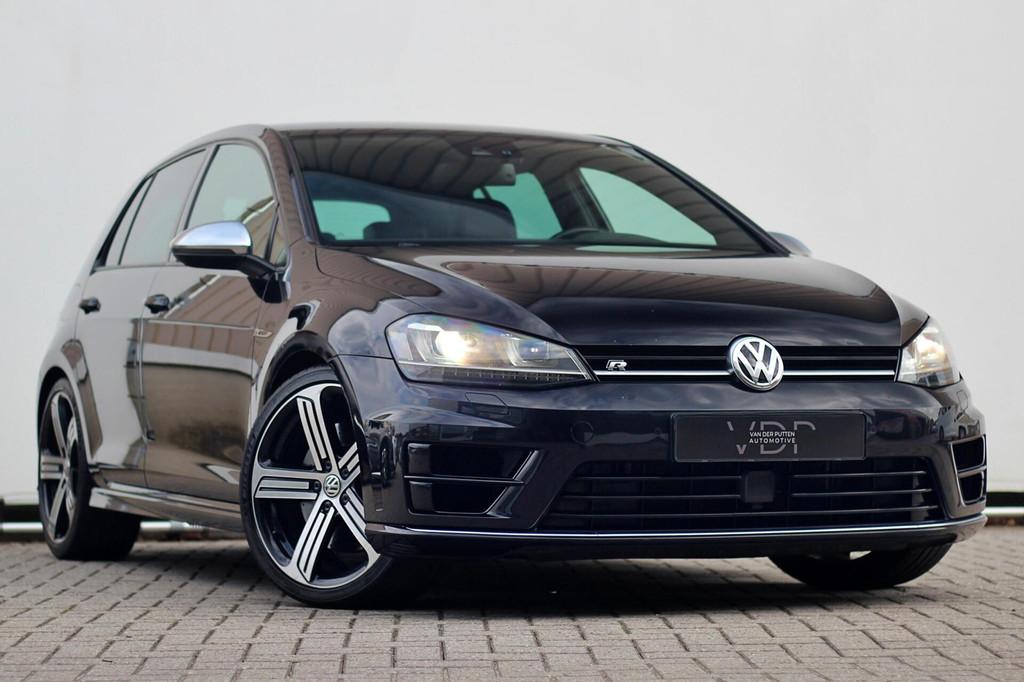 Volkswagen Golf 2.0 R 4Motion |Milltek|Carplay | Leder| ACC, Automaat, 1984 cc, Zwart, Bedrijf