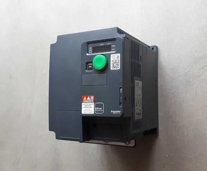 Schneider ATV320 frequentieregelaar 1~230V in,  1,5kW, Schneider, Zo goed als nieuw, Schneider Nederland, Info@schneider.nl