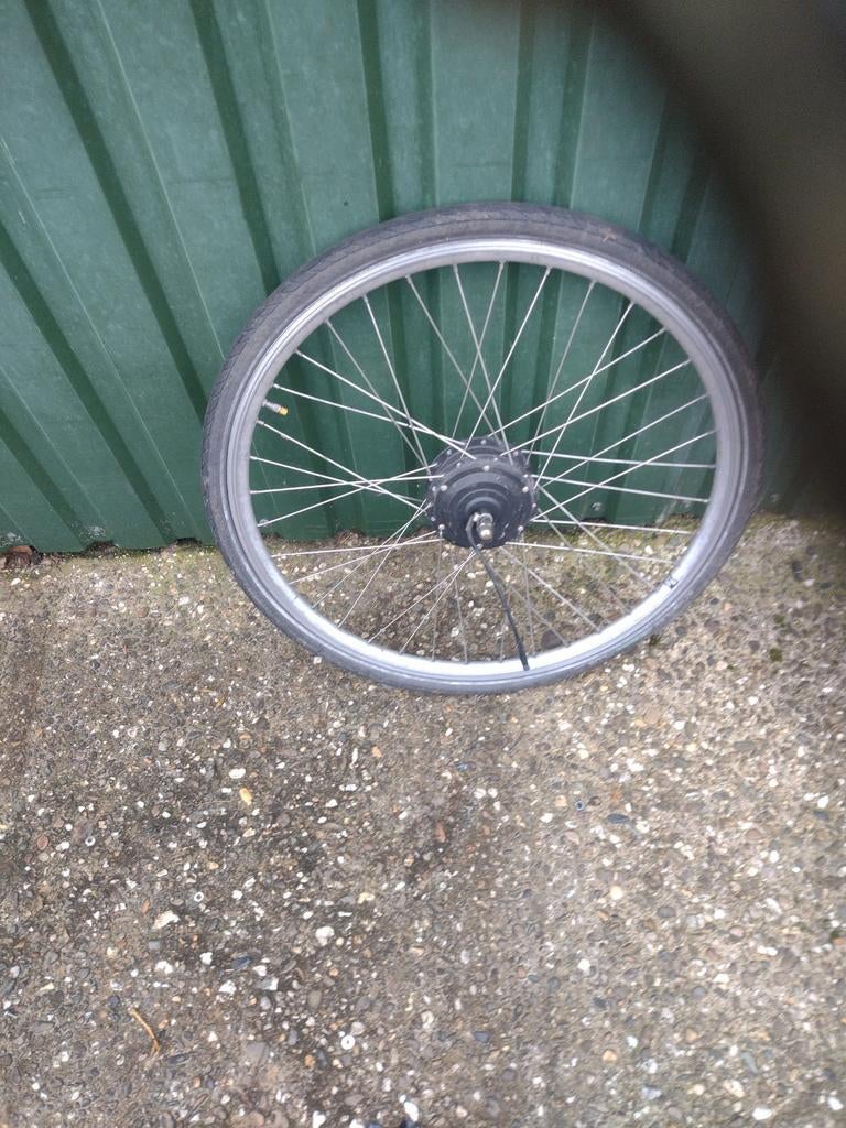 Motor qwic trend goed werkend, Fietsen en Brommers, Fietsonderdelen, Wiel, Gebruikt, Algemeen, G