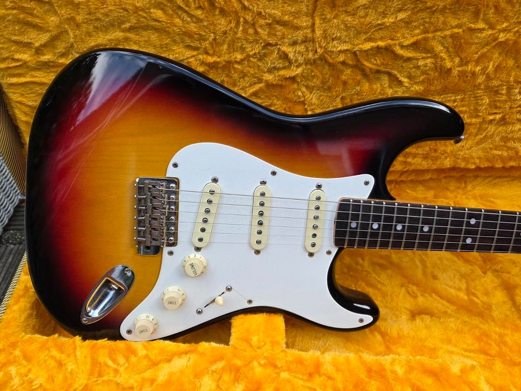 Sunburst Tokai Stratocaster uit de jaren ’80 – Topstaat!, Muziek en Instrumenten, Snaarinstrumenten | Gitaren | Elektrisch, Ophalen