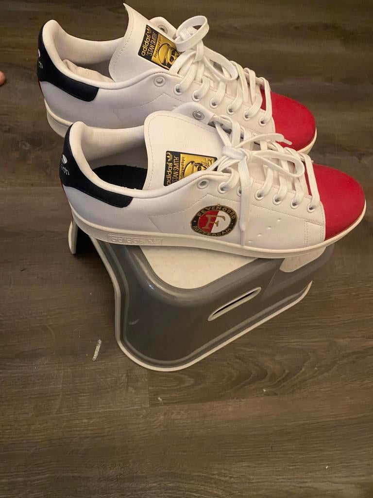 Stan smith en handgeschilderd Feijenoord schoen mt 45, Maat XS of kleiner, Schoenen, Nieuw, Ophalen of Verzenden