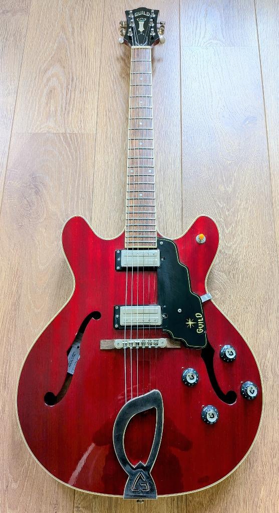 Guild Starfire 4 semi hollow body elektrische gitaar +koffer, Muziek en Instrumenten, Snaarinstrumenten | Gitaren | Bas, Ophalen