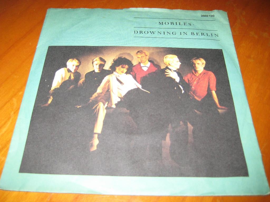 Mobiles. Drowning in Berlin, Ophalen of Verzenden, Zo goed als nieuw, Single