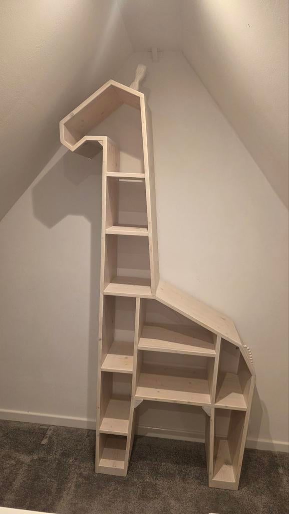 Unieke Giraffe Boekenkast - Handgemaakt, Kinderen en Baby's, Ophalen, Kast, 50 tot 70 cm, 105 cm of meer