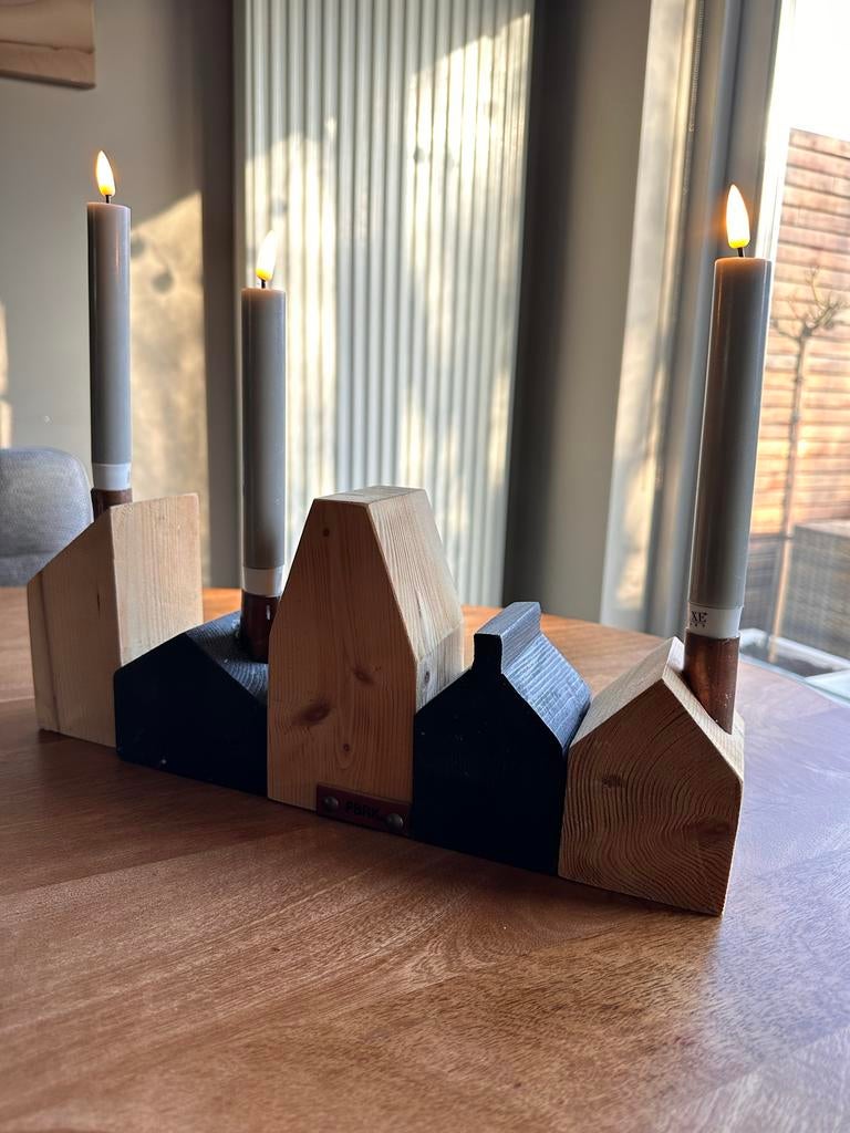 FBRK Design Houten Huisjes Kandelaars - Handgemaakt, Zwart, Ophalen of Verzenden, Zo goed als nieuw, Minder dan 25 cm