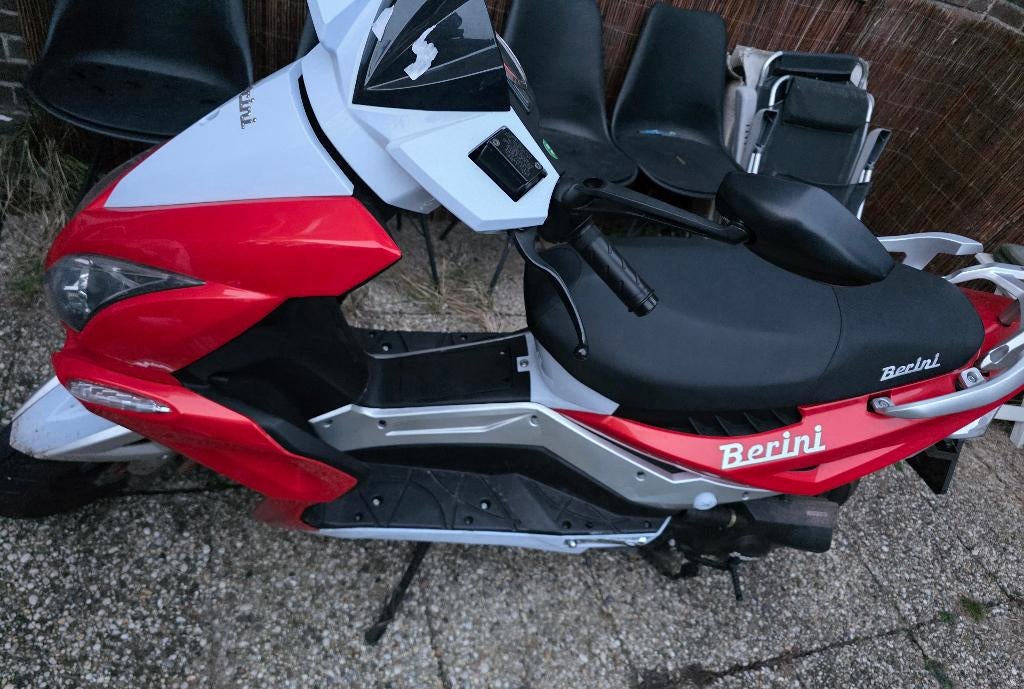 Berini scooter, Fietsen en Brommers, Scooters | Overige merken, Gebruikt, Maximaal 45 km/u, Benzine, Ophalen