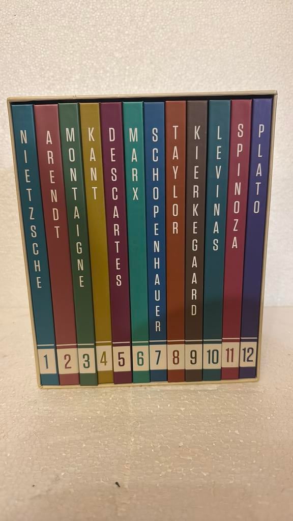 De grote filosofen in 12 delen in een case, Ophalen of Verzenden