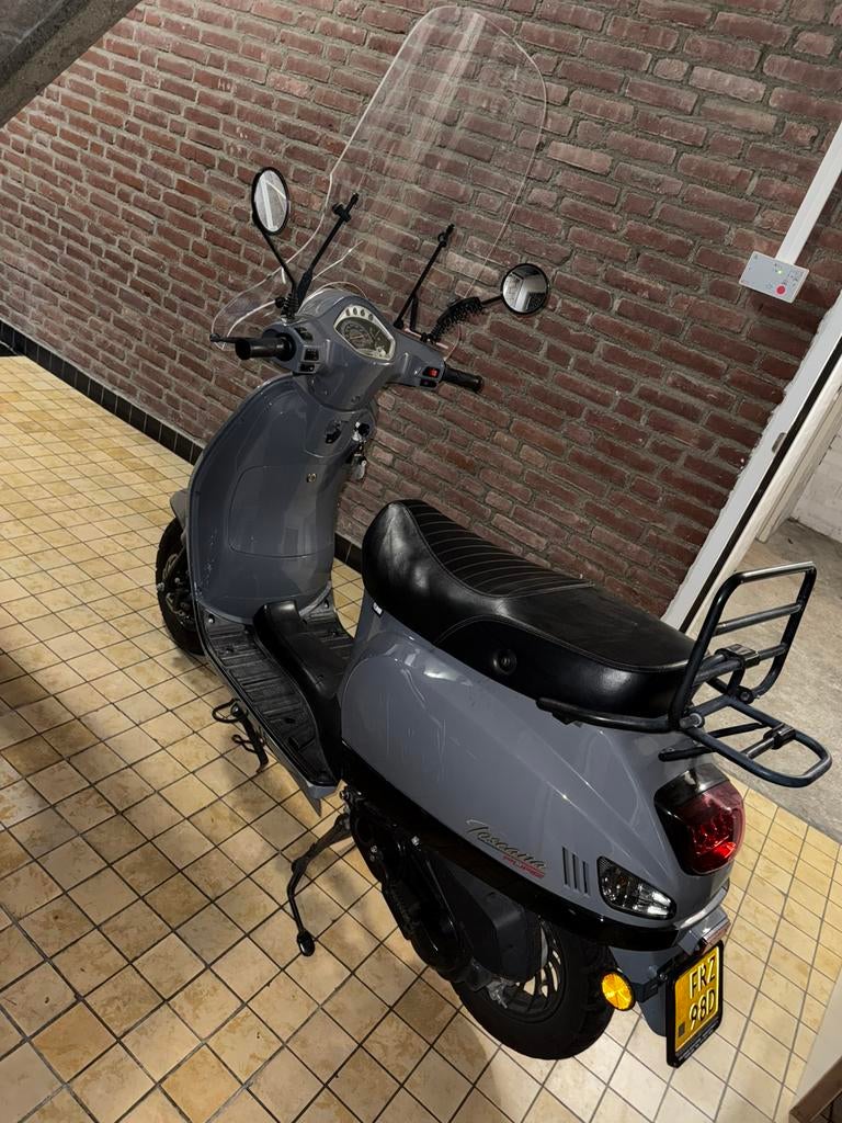 Toscana scooter, Zo goed als nieuw, Benzine, Ophalen, Overige merken