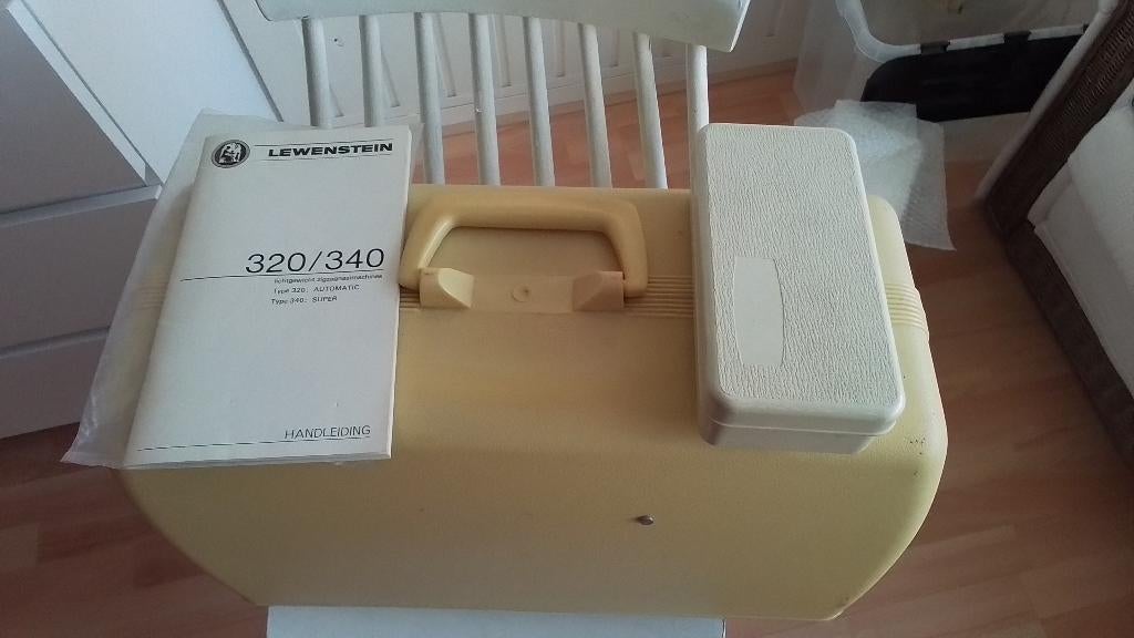 Lewenstein naaimachine, Ophalen, Gebruikt, Naaimachine, Lewenstein