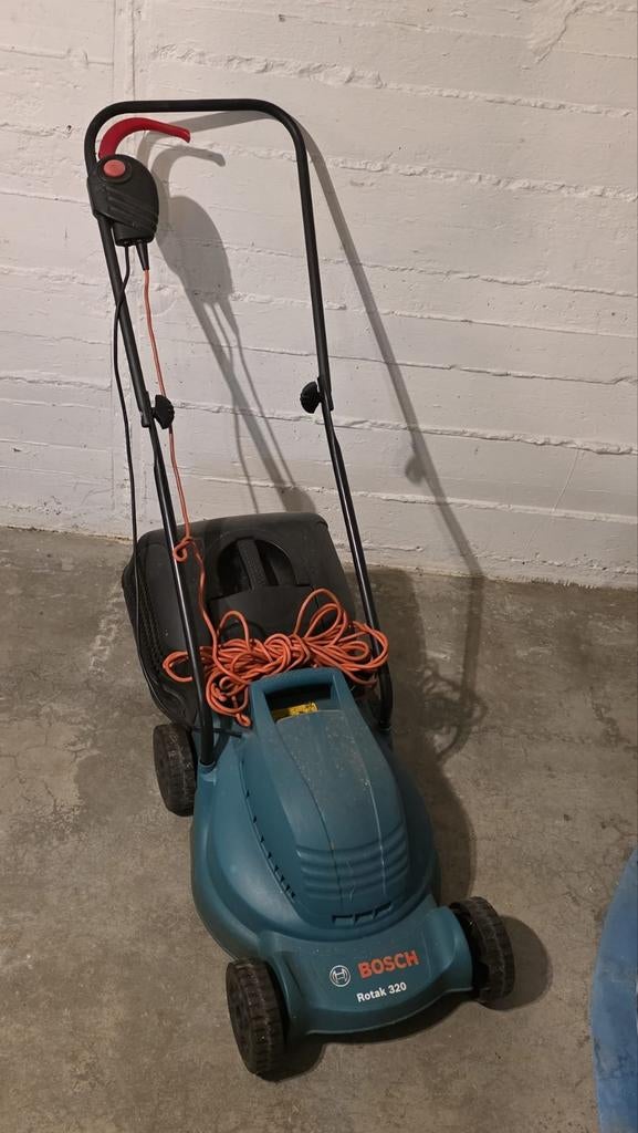 Bosch Rotak 320 Elektrische Grasmaaier, Ophalen, Cirkelmaaier, Gebruikt, Elektrische grasmaaier