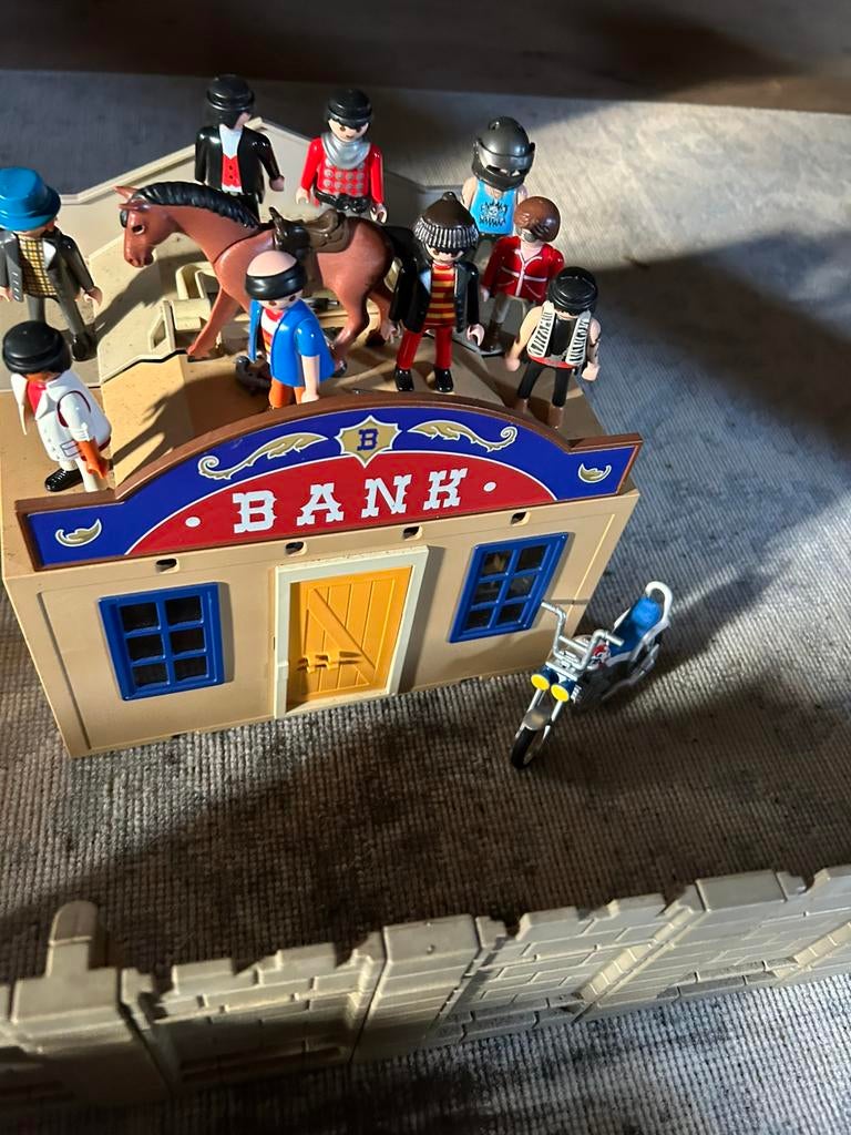 Playmobil bank, Drie personen of meer, Ticket of Toegangskaart