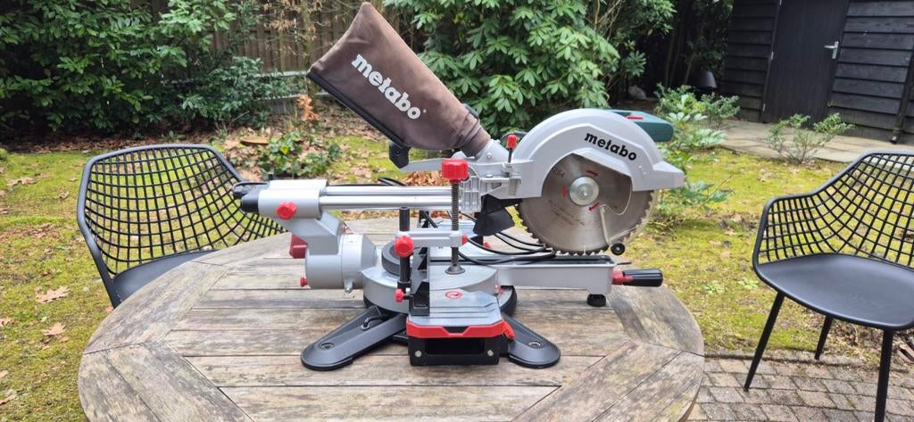 Metabo afkortzaag met nieuw zaagblad en rolbok, Ophalen, 1200 watt of meer, Afkortzaag, 70 mm of meer
