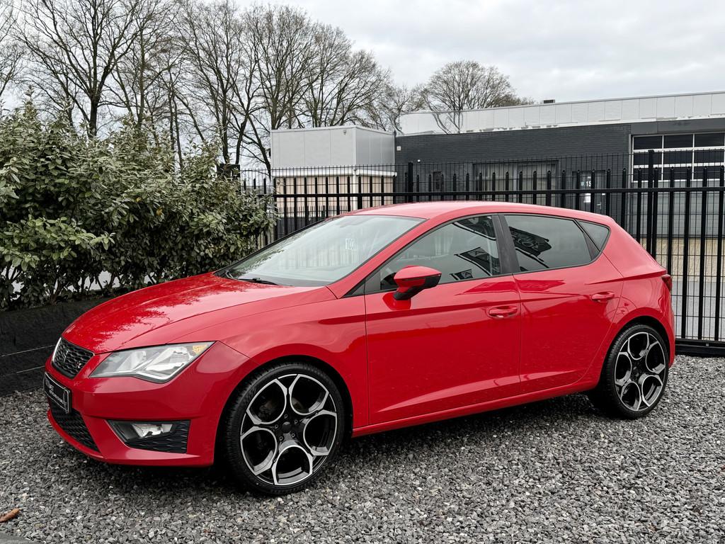 SEAT Leon 1.4 TSI FR Navi|Cruis|H-Leer 140PK Rood!, Voorwielaandrijving, Gebruikt, Zwart, 4 cilinders