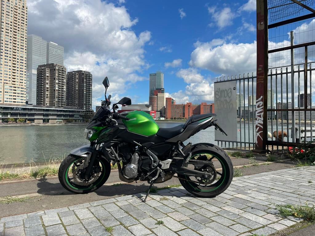 Kawasaki Z650 Akrapovic | 35kw, Particulier, Minimaal motorrijbewijs A2, 12 t/m 35 kW, Naked bike