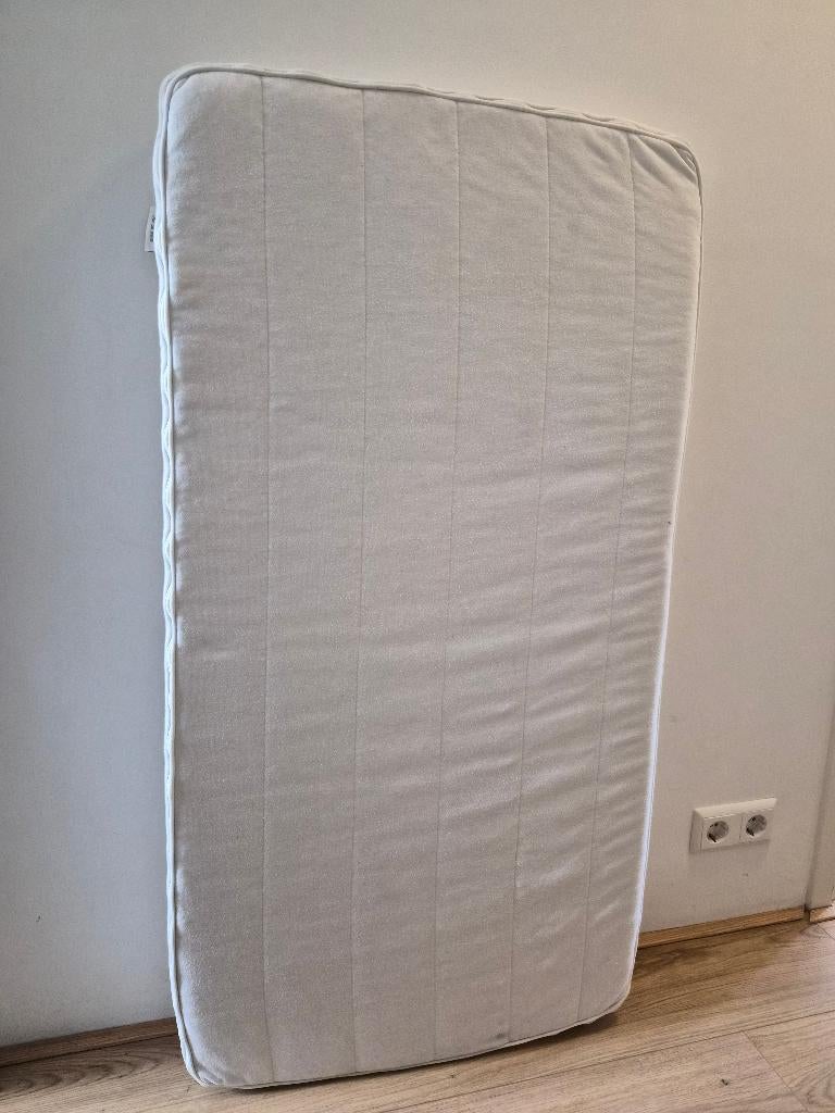 Matras kinderbed ikea Vyssa 120x60 + 6 hoezen, Ophalen, Gebruikt, Ledikant