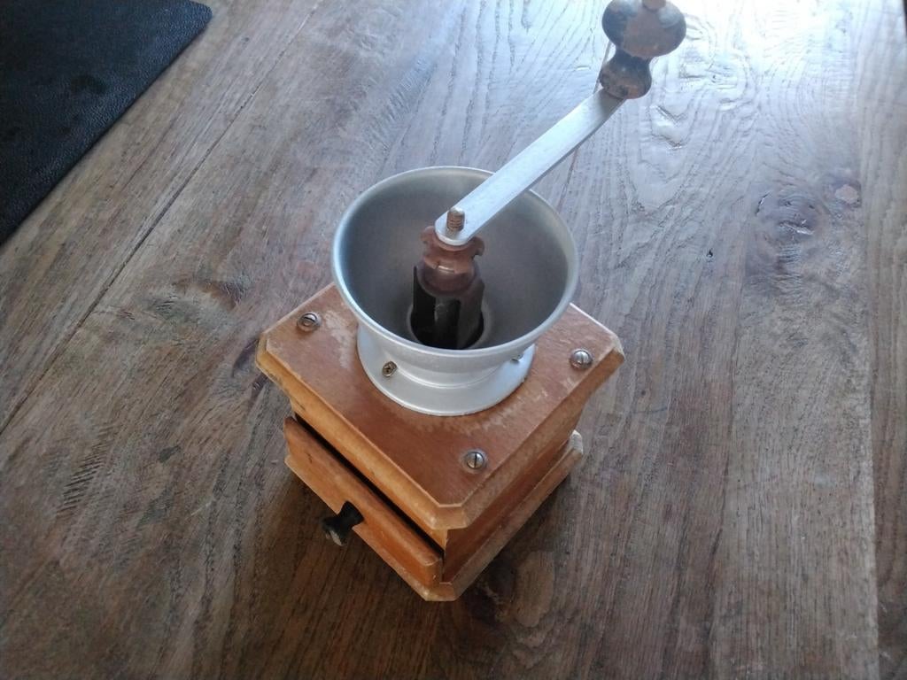 Oude  schootkoffiemolen, Ophalen of Verzenden, Gebruikt