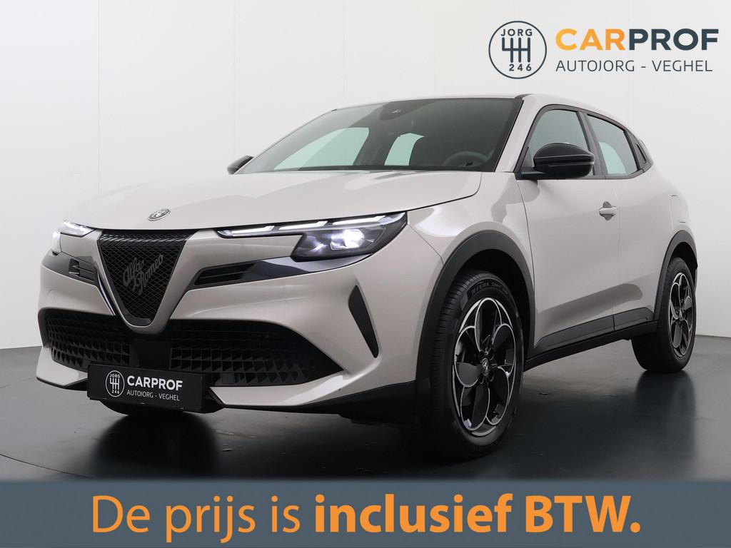 Alfa Romeo Junior Elettrica 54 kWh LMV | Apple CarPlay |, 413 km, Stof, Gebruikt, Wit