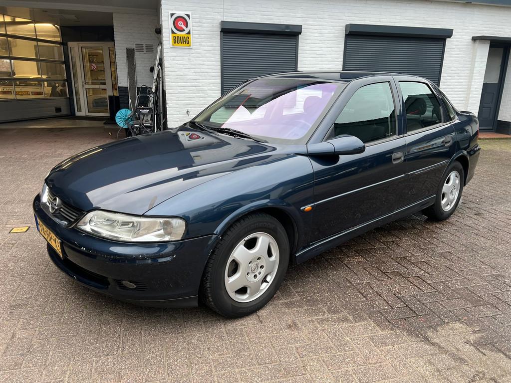 Opel Vectra 1.6-16V Business Edition Automaat / Clima, Auto's, Gebruikt, Zwart, 4 cilinders, Blauw