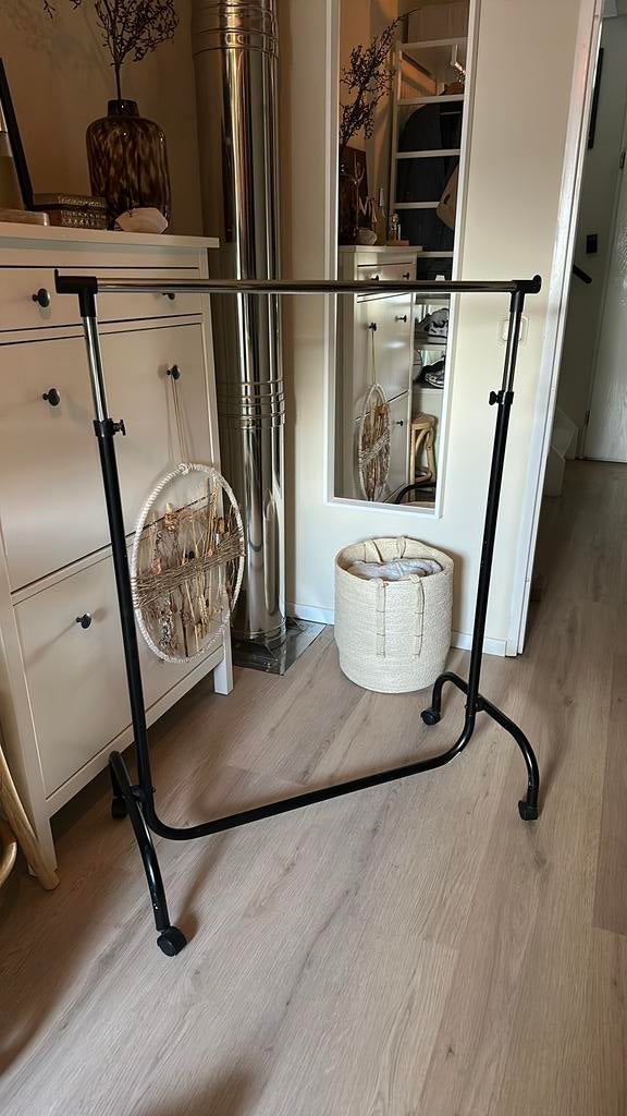 Kledingrek, Ophalen, Zo goed als nieuw