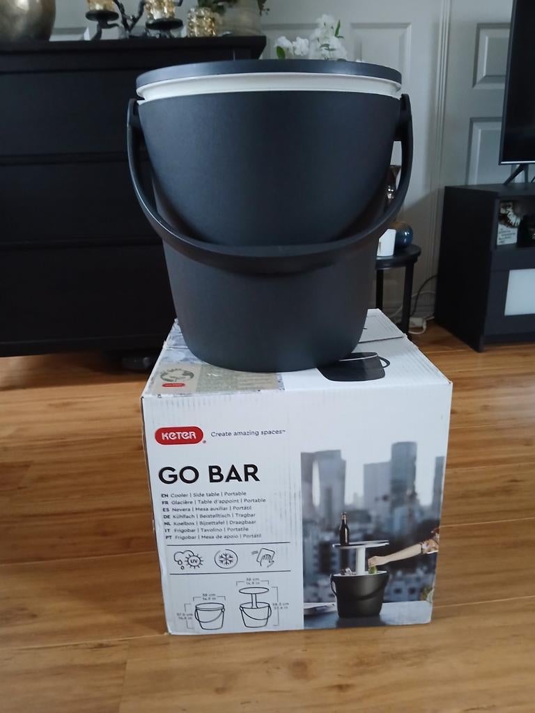 Keter Go Bar Koelbox en bijzettafel, Ophalen of Verzenden, Nieuw, Koelbox