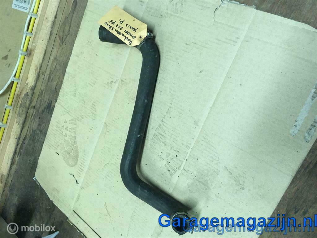 Gebruikte onderste radiateurslang Yaris P1. 2003, Gebruikt, Toyota, Ophalen of Verzenden, Toyota