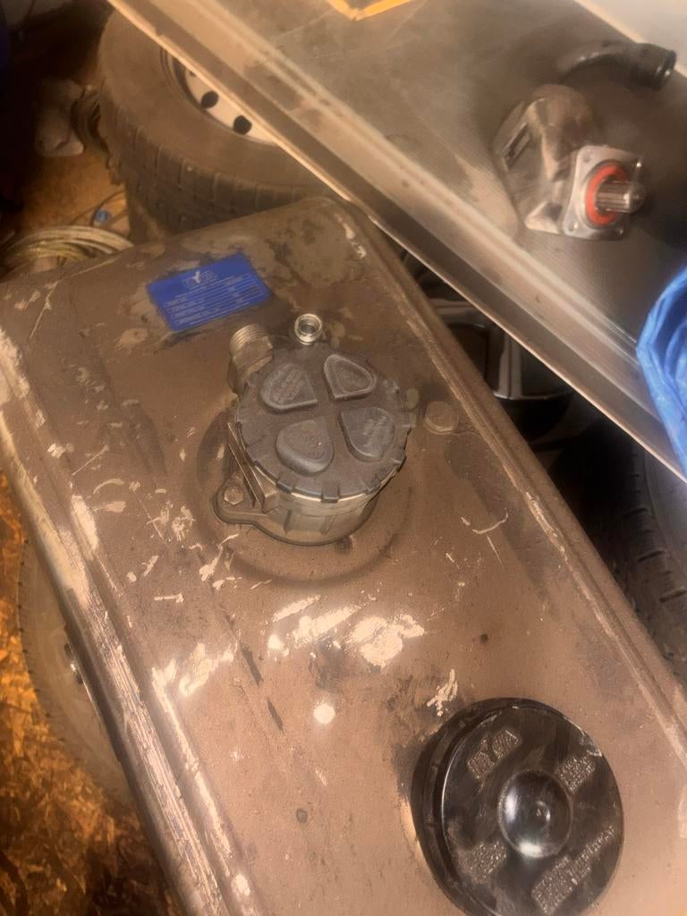 Hyva hydrauliek tank 155L, Ophalen of Verzenden, Gebruikt, Overige merken, Overige Auto-onderdelen