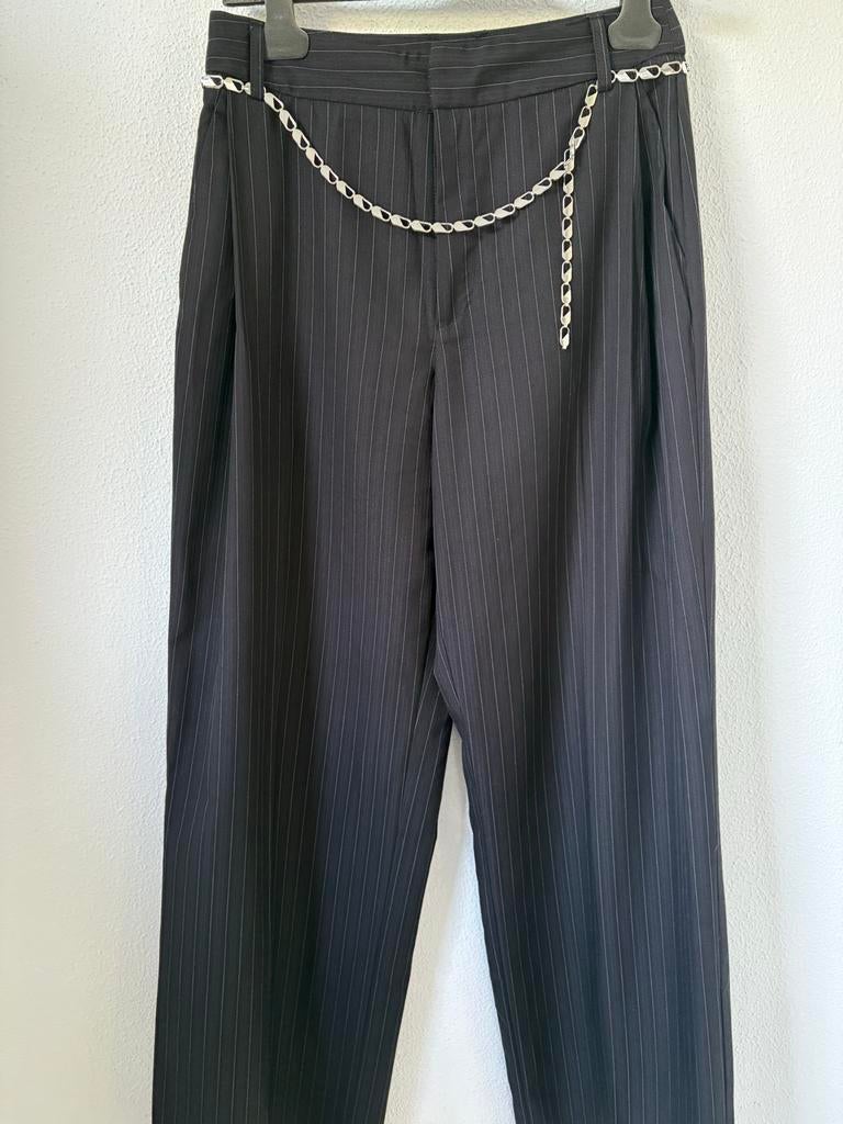 Stradivarius Zwarte Krijtstreep Pantalon met Kettingriem, Zwart, Ophalen of Verzenden, Zo goed als nieuw, Maat 36 (S)