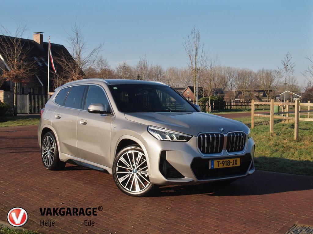 BMW iX1 xDrive30 Launch Edition 67 kWh | M-Pakket | Harman K, Automaat, Gebruikt, 33 min, Vierwielaandrijving