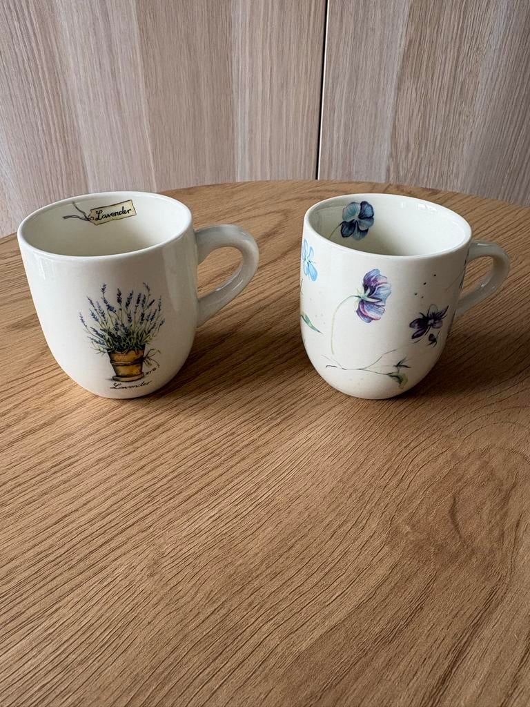 2 Jet by Ter Steege senseo mokken bloemendecor, Gebruikt, Keramiek, Ophalen of Verzenden, Overige stijlen