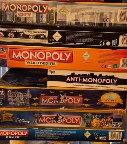 Monopoly Bordspellen Verzameling - Diverse Edities, Vijf spelers of meer, Ophalen of Verzenden, Gebruikt, Hasbro Gaming / Parker Brothers
