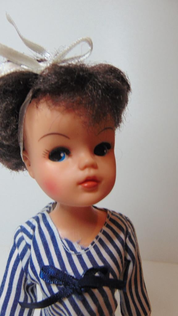 Party Girl kort harige Sindy Pedigree 1983, Verzamelen, Ophalen of Verzenden, Gebruikt, Pop