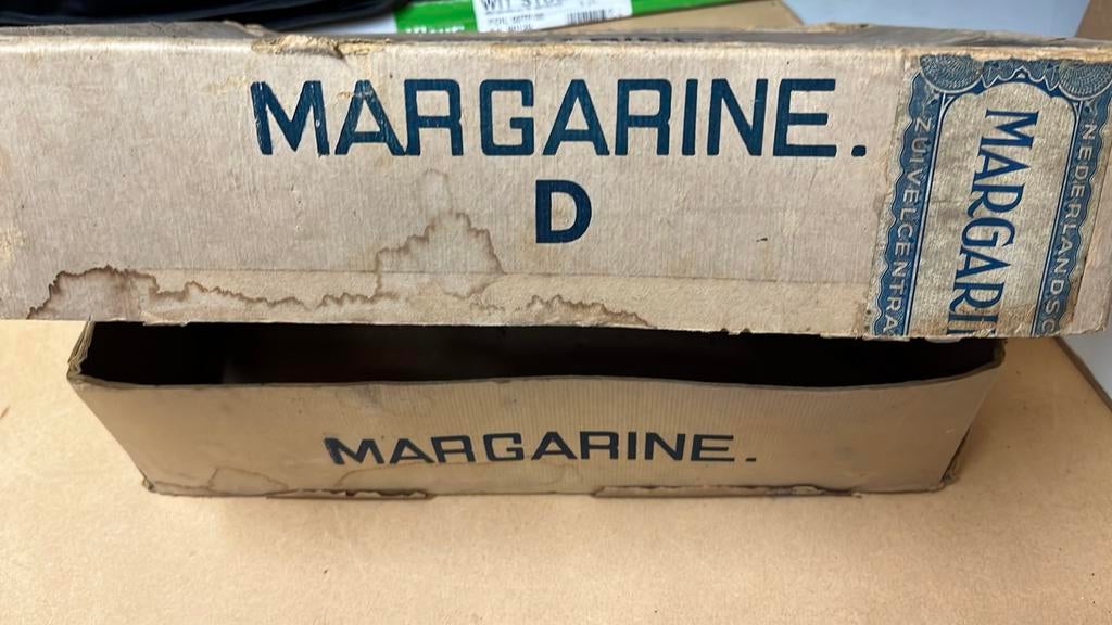 Zeer oude margarine doos, Ophalen, Gebruikt
