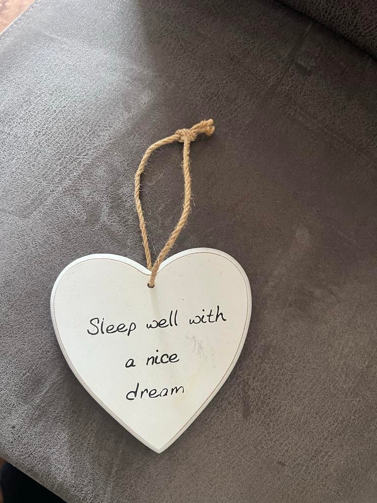 Wit hartje met tekst 'Sleep well with a nice dream', Hout, Gebruikt, Overige stijlen, Ophalen of Verzenden