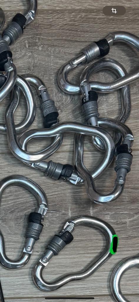 GEZOCHT!!!! Petzl Vertigo Wire-Lock Karabiner, Sport en Fitness, Ophalen of Verzenden, Gebruikt, Klimsport-accessoire