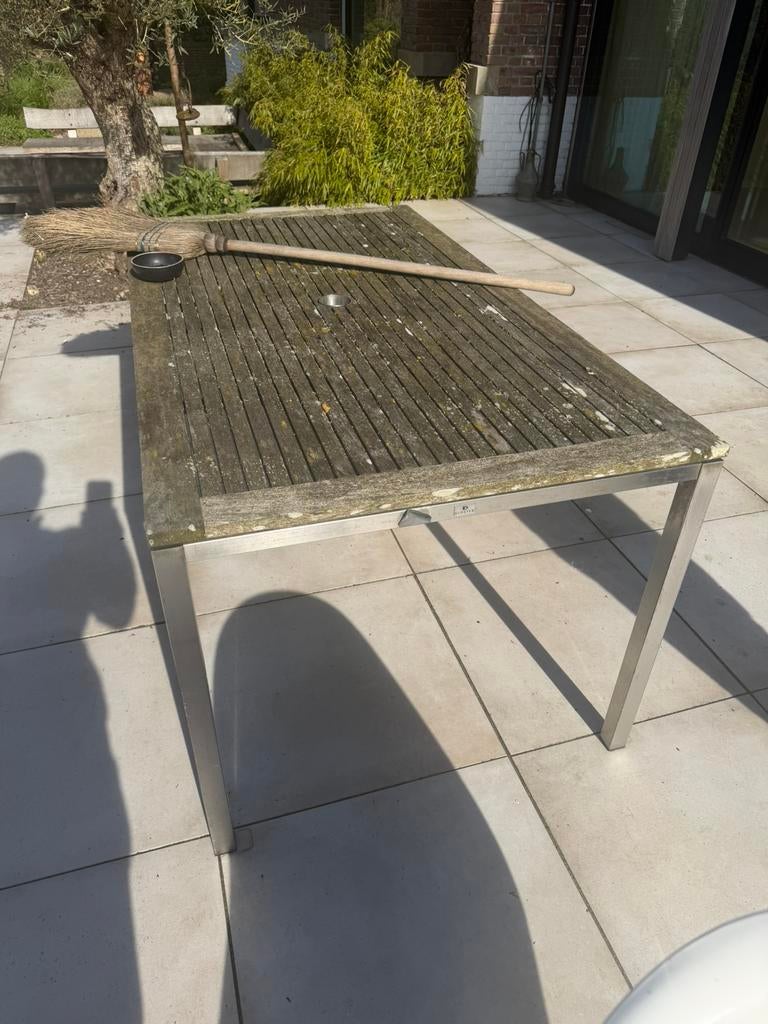 Gloster buitentafel – RVS - design – met parasolgat, Ophalen, Zo goed als nieuw