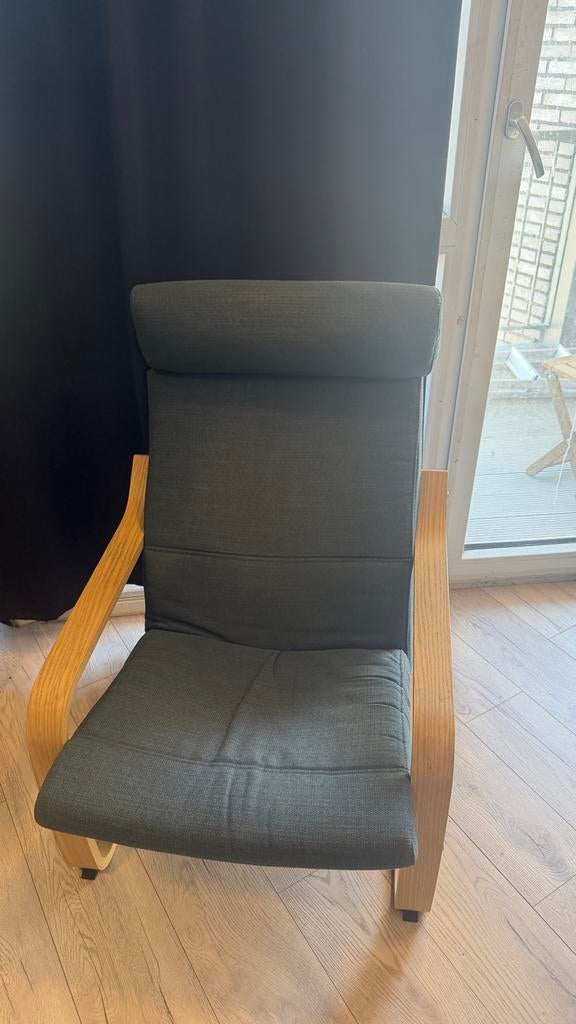 IKEA Poang stoel met donkerblauw kussen, Huis en Inrichting, Stoelen, Ophalen, Gebruikt, Hout, Eén