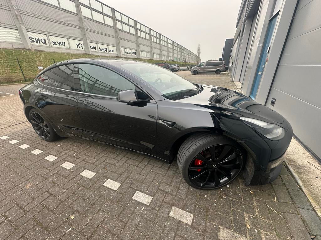 Tesla Model 3 AWD Dual motor Long Range 2019 Solid Black, Automaat, 910 kg, 1831 kg, Zwart