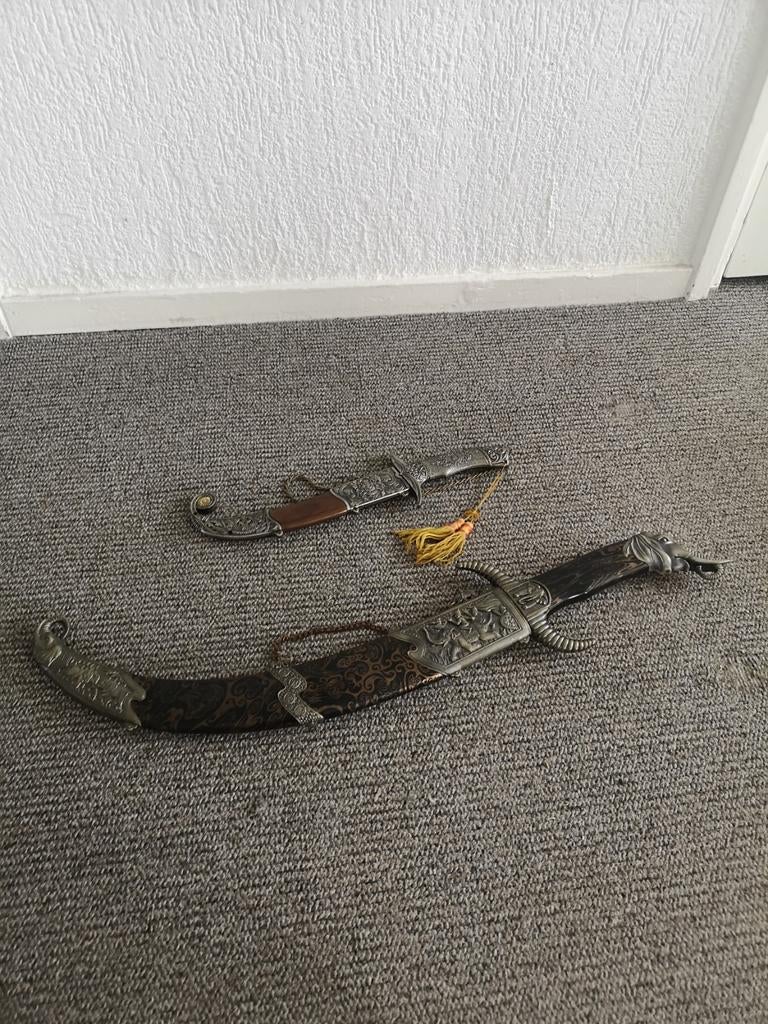 2 siermessen met schede, Ophalen of Verzenden, Landmacht, Nederland, Zwaard of Sabel