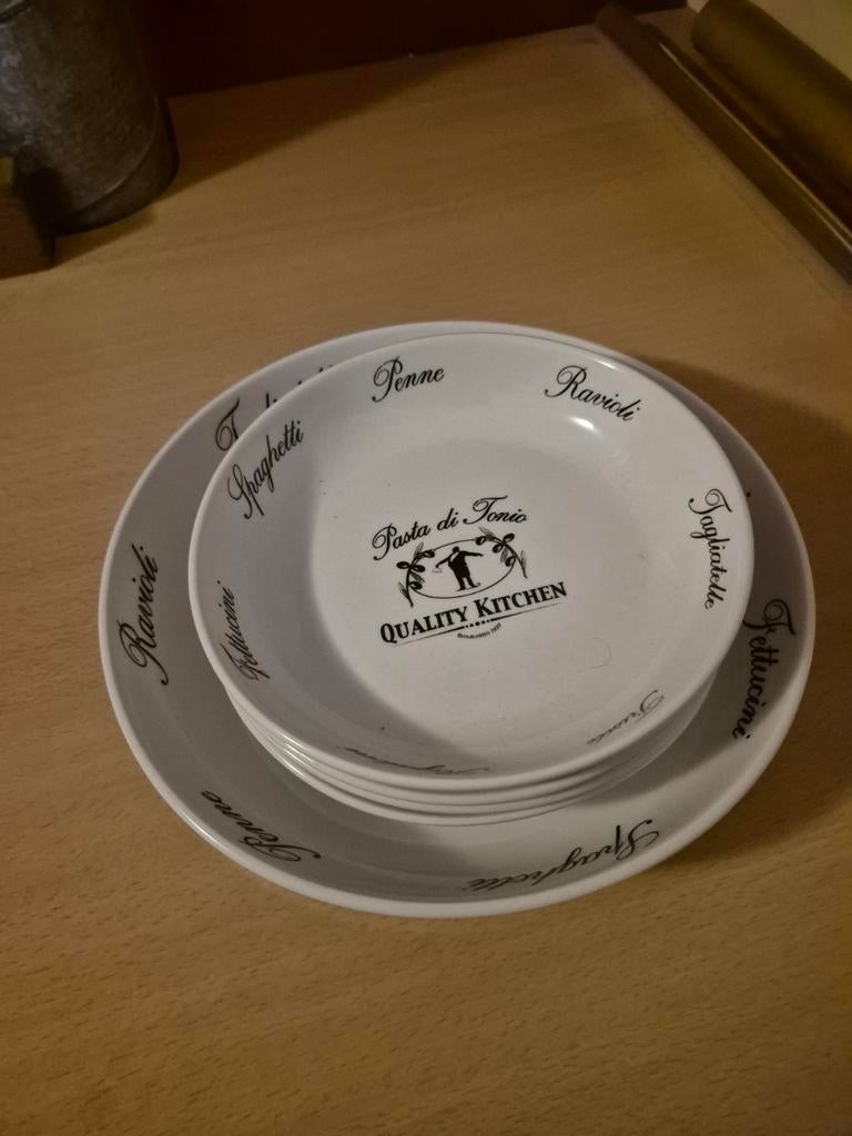 Pasta schaal en 4 borden, Ophalen, Overige stijlen, Bord(en)