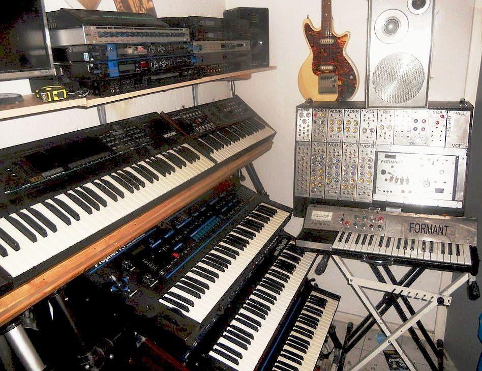 OLD ANALOG SYNTHESIZER -HOME STUDIO & 60er EL-GUITARS & SWAP, Muziek en Instrumenten, Overige merken, Ophalen of Verzenden, Met midi-aansluiting