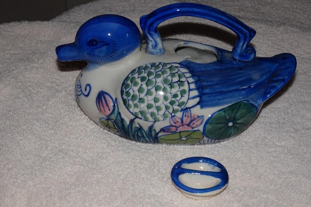 theepot eend kleur blauw, Overige typen, Ophalen of Verzenden, Zo goed als nieuw, Overige stijlen