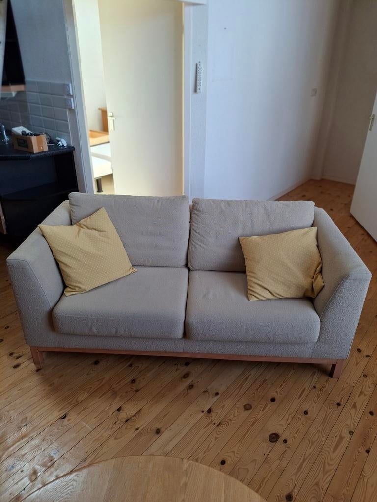 2-zits bank met houten onderstel, Huis en Inrichting, Banken | Bankstellen, Ophalen, Gebruikt, 150 tot 200 cm, Tweepersoons
