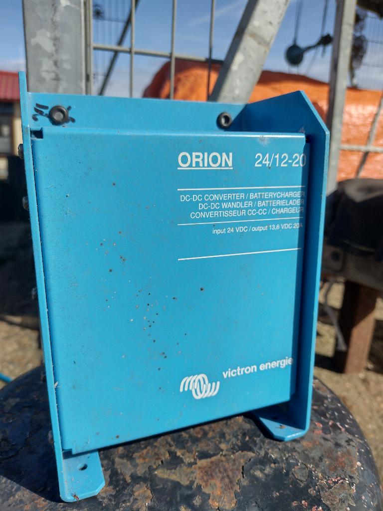 Victron Omvormer DC/DC 24/12 20A, Ophalen of Verzenden, Gebruikt, Overige typen