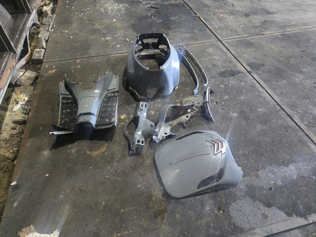 Scooonderdelen vx50 - Kappen en knipperlichten, Fietsen en Brommers, Brommeronderdelen | Scooters, Gebruikt, Vespa, Kap, Ophalen of Verzenden
