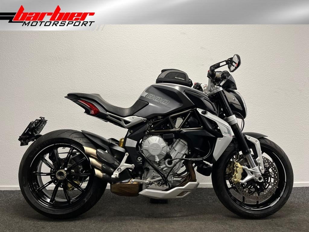 Hele mooie MV Agusta DRAGSTER 800 ABS DRAGSTER800 (bj 2014), Motoren, Motoren | MV Agusta, Motorrijbewijs A, Bedrijf, Meer dan 35 kW