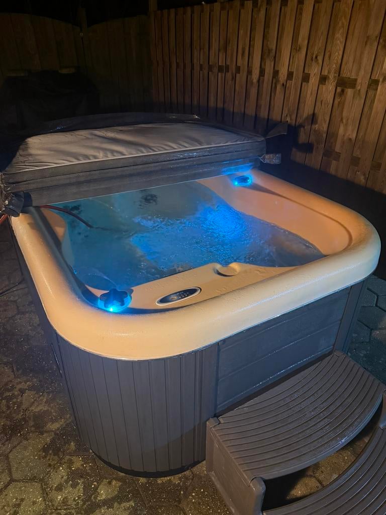 Leuke 3 persoons jacuzzi balboa, Ophalen of Verzenden, Pomp