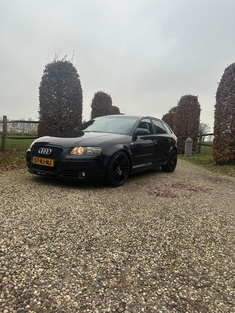 Audi A3 2.0 Sportback 110KW 2005 Zwart, Auto's, Audi, Voorwielaandrijving, Zwart, 4 cilinders, Leder en Stof