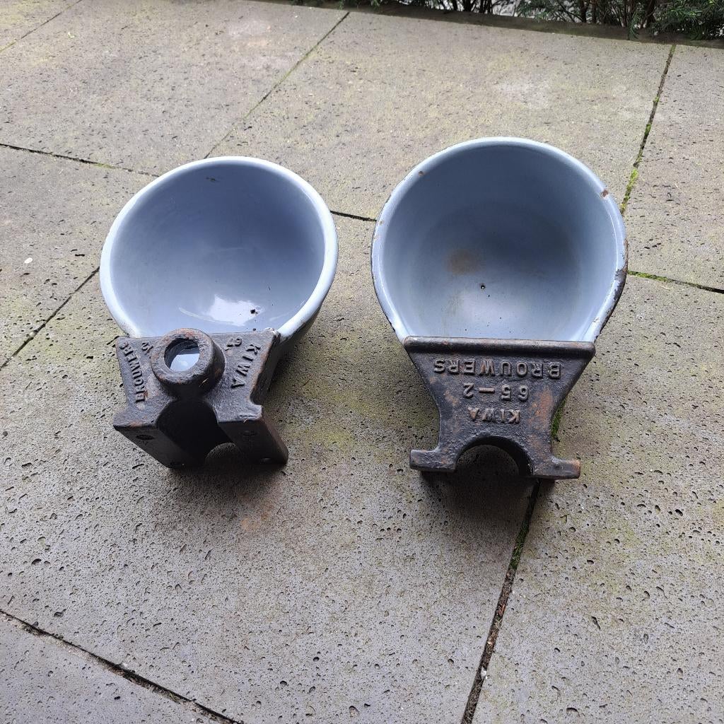 2 drinkbakjes, Ophalen, Gebruikt, Minder dan 30 cm, Rond